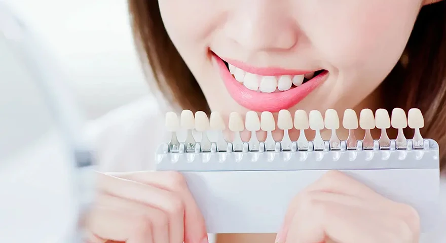 一人ひとりの歯になじむ色調を再現できる